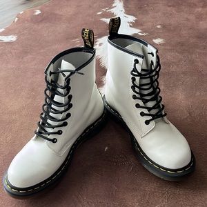 Dr.Martens White 1460 SMOOTH LEATHER LACE UP BOOTS